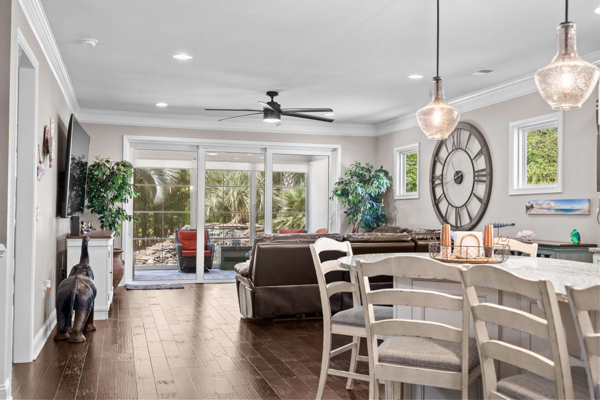 526 Carnaby Loop Photo 8