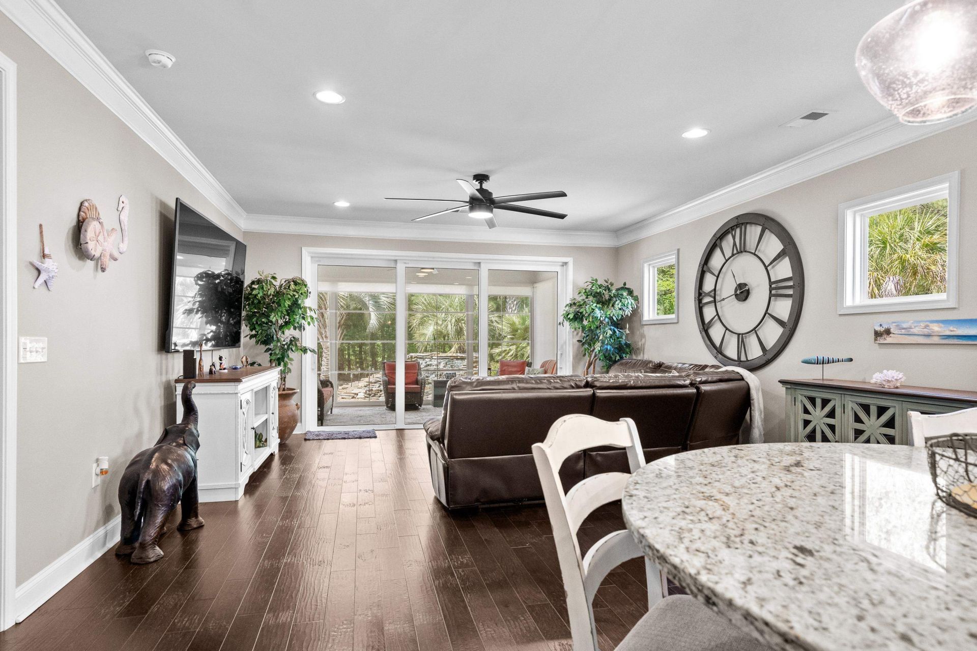 526 Carnaby Loop Photo 9