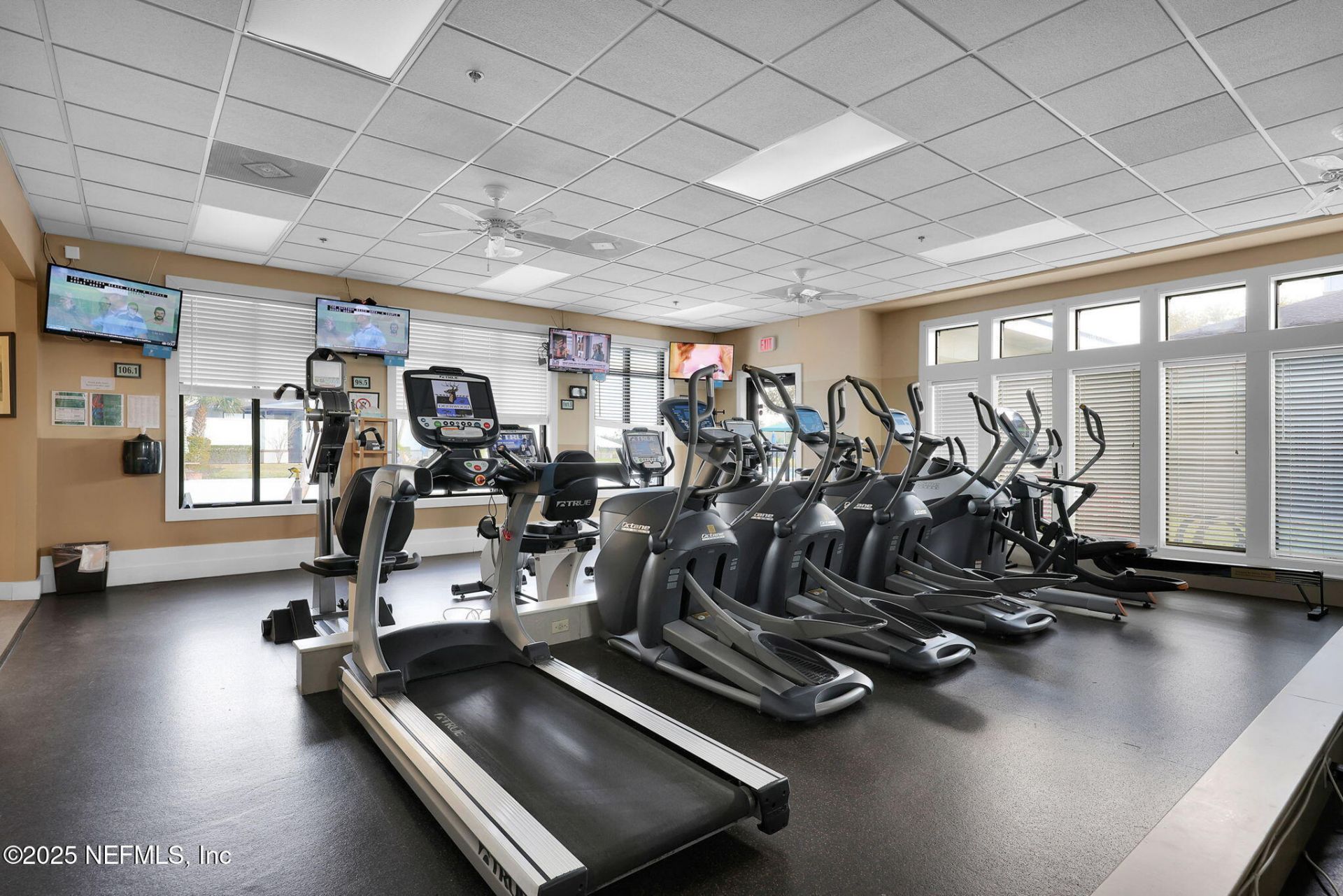 8227 Mar Del Plata Street E, Jacksonville, FL 32256 Photo