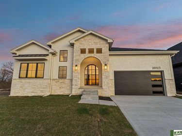 20123 Zander Court, Omaha, NE 68022