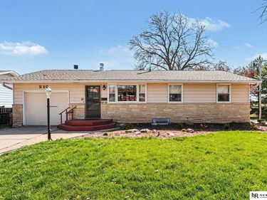 210 Greenwood Avenue, Seward, NE 68434