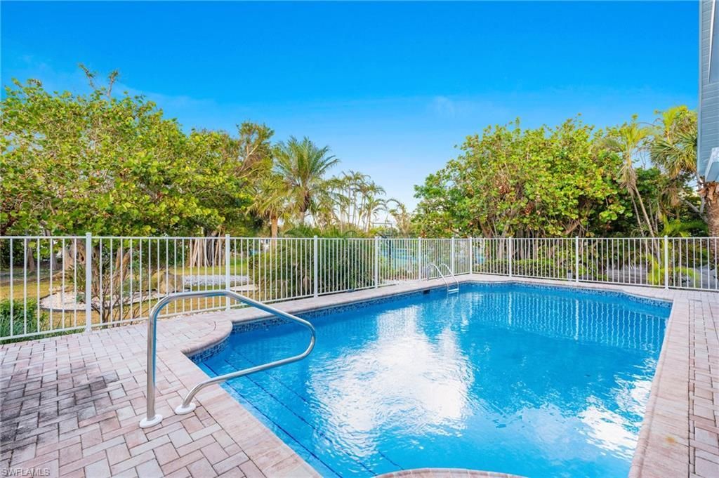 4090 W Gulf Dr, Sanibel, FL 33957 Photo