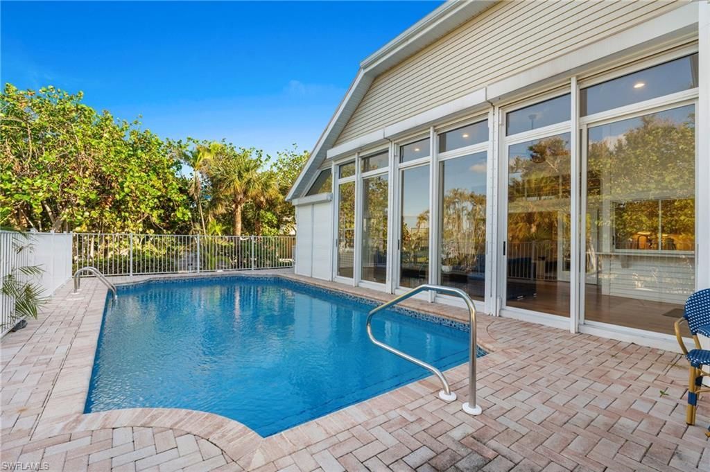 4090 W Gulf Dr, Sanibel, FL 33957 Photo