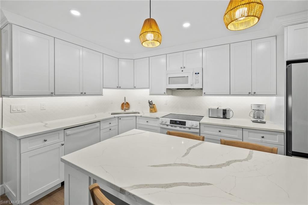 845 E Gulf Dr, Unit 611, Sanibel, FL 33957 Photo