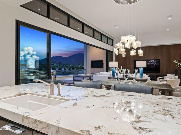 6587 N PALMERAIE Boulevard, Unit 2046, Paradise Valley, AZ 85253