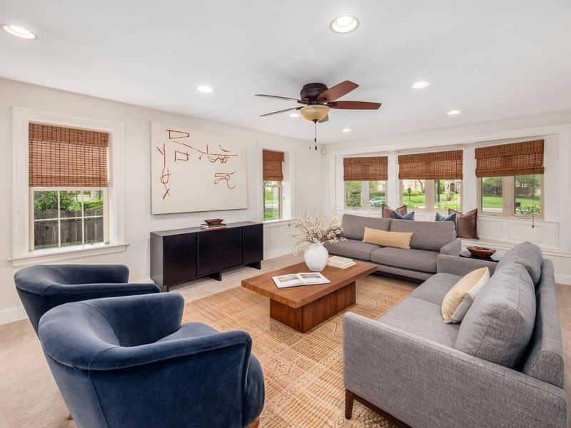 2629 E Broad Street, Columbus, OH 43209 Photo 2