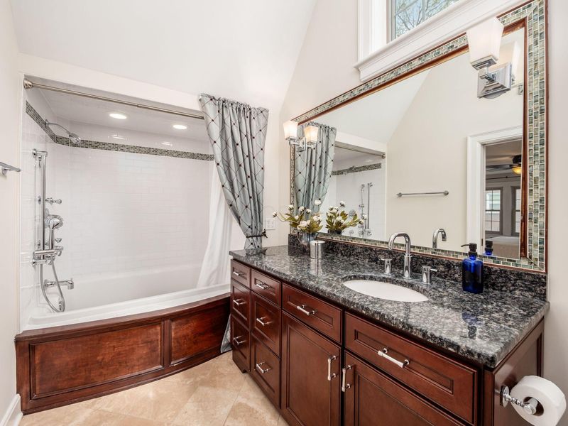 2629 E Broad Street, Columbus, OH 43209 Photo 22