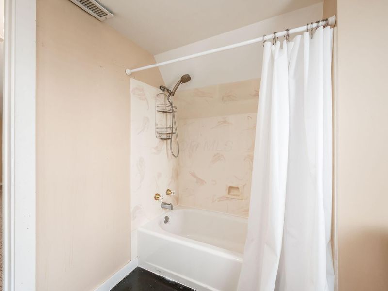 2629 E Broad Street, Columbus, OH 43209 Photo 38