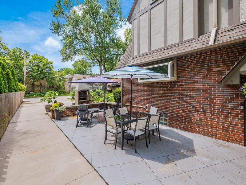 2629 E Broad Street, Columbus, OH 43209 Photo 45