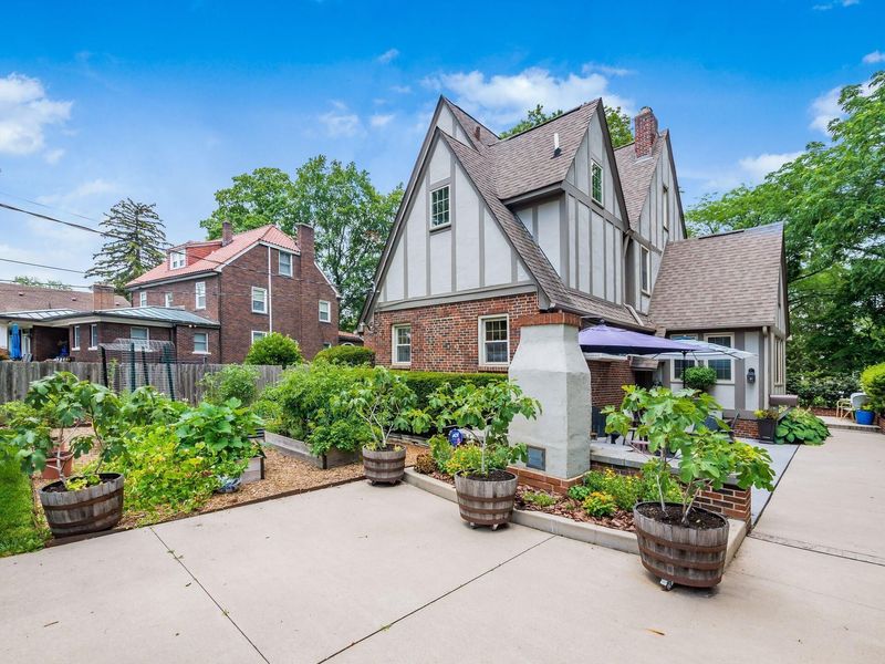 2629 E Broad Street, Columbus, OH 43209 Photo 46