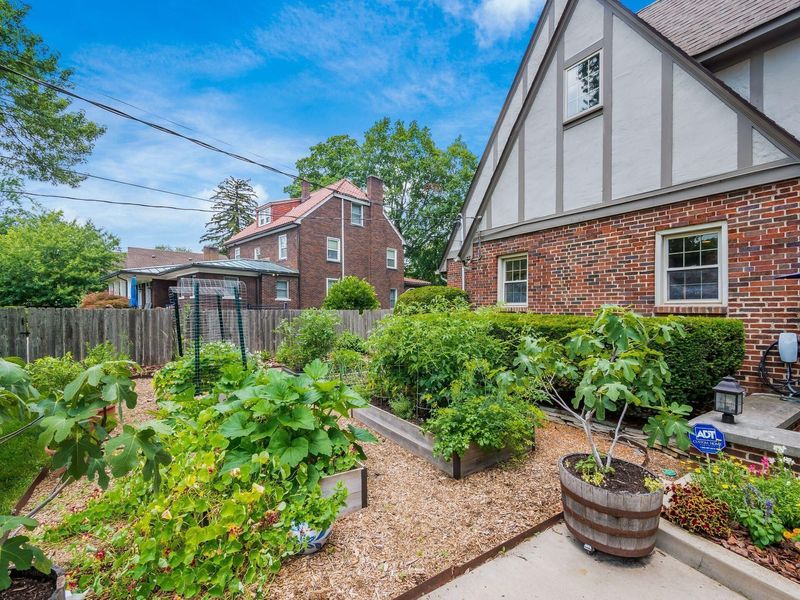 2629 E Broad Street, Columbus, OH 43209 Photo 47