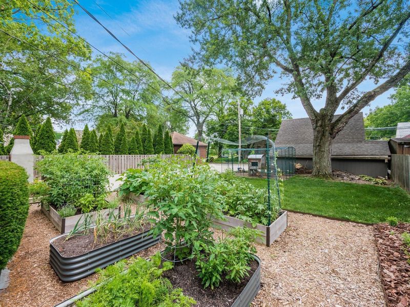 2629 E Broad Street, Columbus, OH 43209 Photo 48