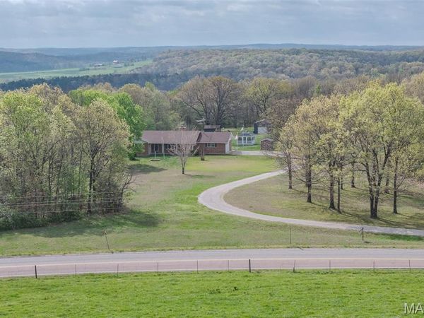 22598 Highway N, Lebanon, MO 65536