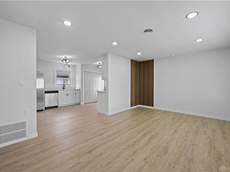 1636 Pence Place, Riverside, OH 45432 Photo 6