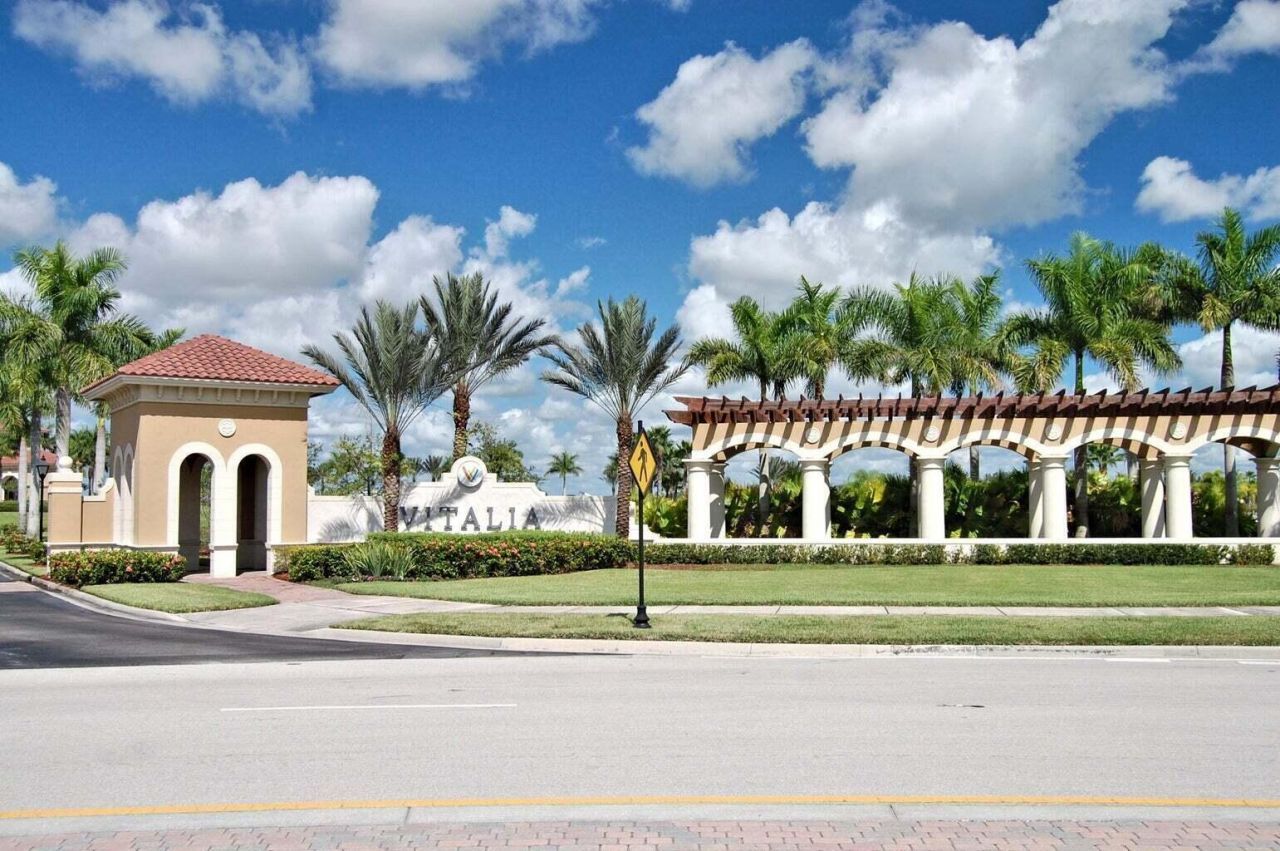 11784 SW Mountain Ash Circle Sw, Port Saint Lucie, FL 34987 Photo