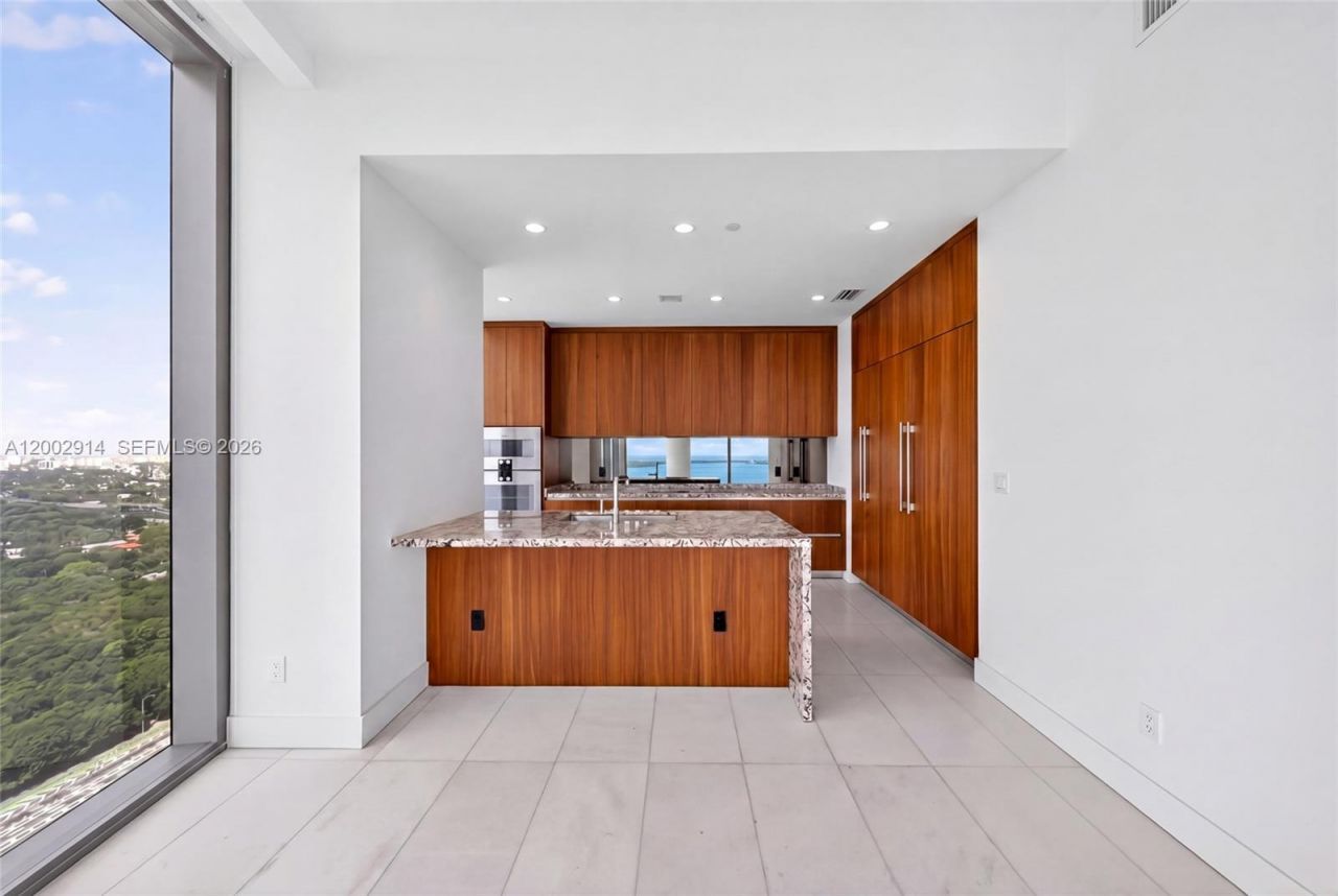 175 SE 25 Rd, Unit 2602, Miami, FL 33129 Photo