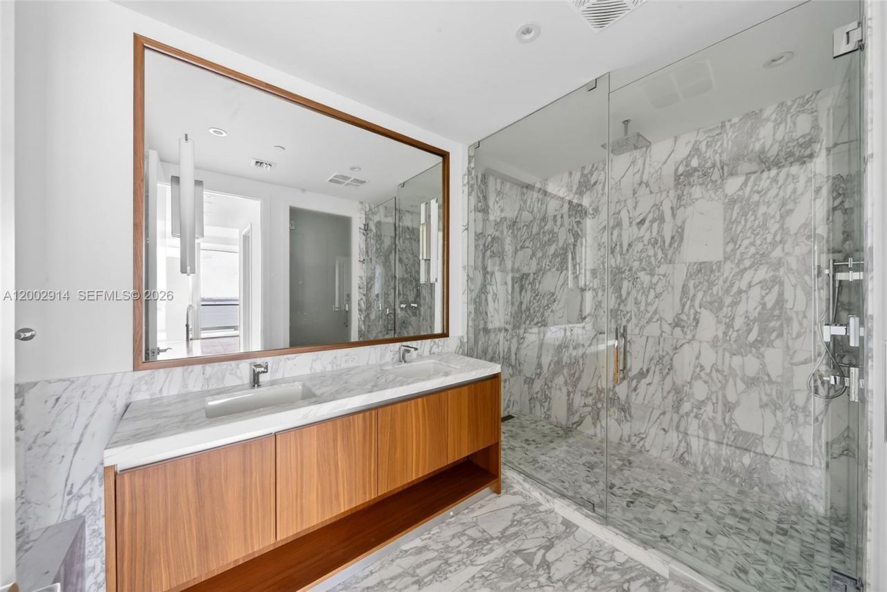 175 SE 25 Rd, Unit 2602, Miami, FL 33129 Photo