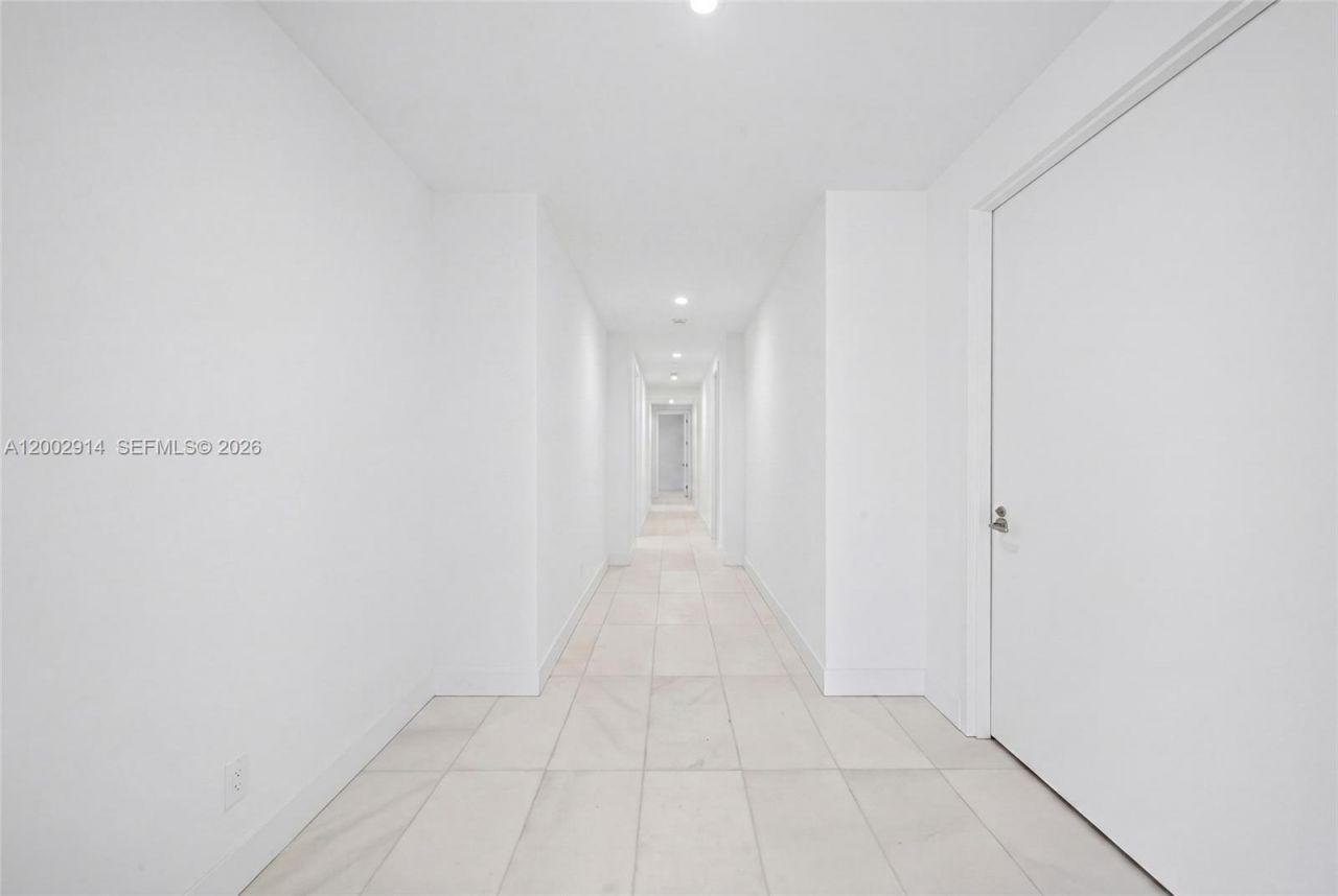 175 SE 25 Rd, Unit 2602, Miami, FL 33129 Photo