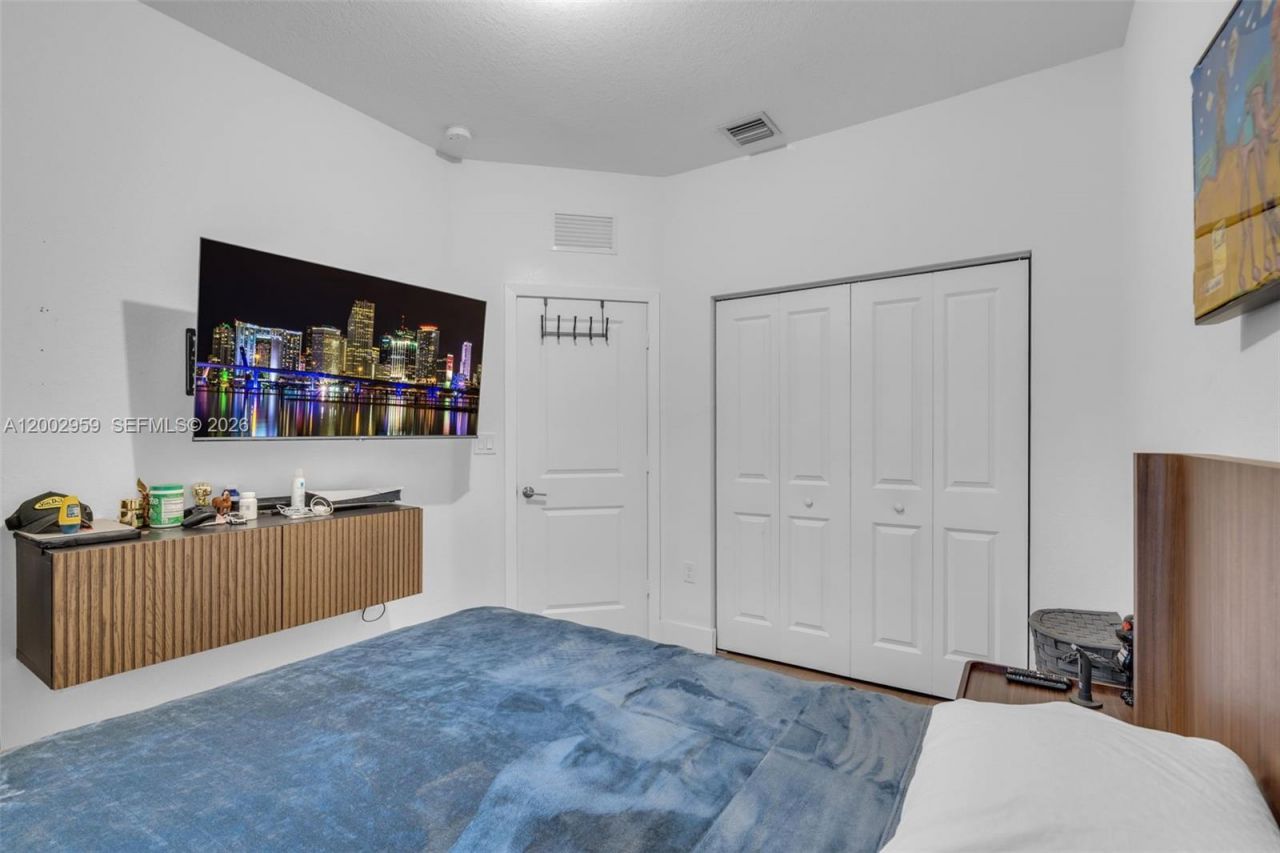 12586 NW 22nd Pl, Miami, FL 33167 Photo