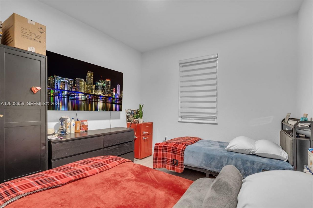 12586 NW 22nd Pl, Miami, FL 33167 Photo