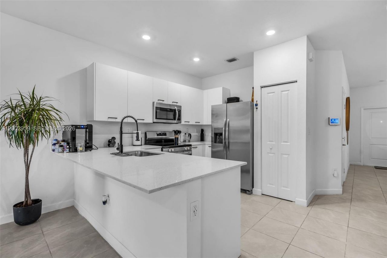 12586 NW 22nd Pl, Miami, FL 33167 Photo