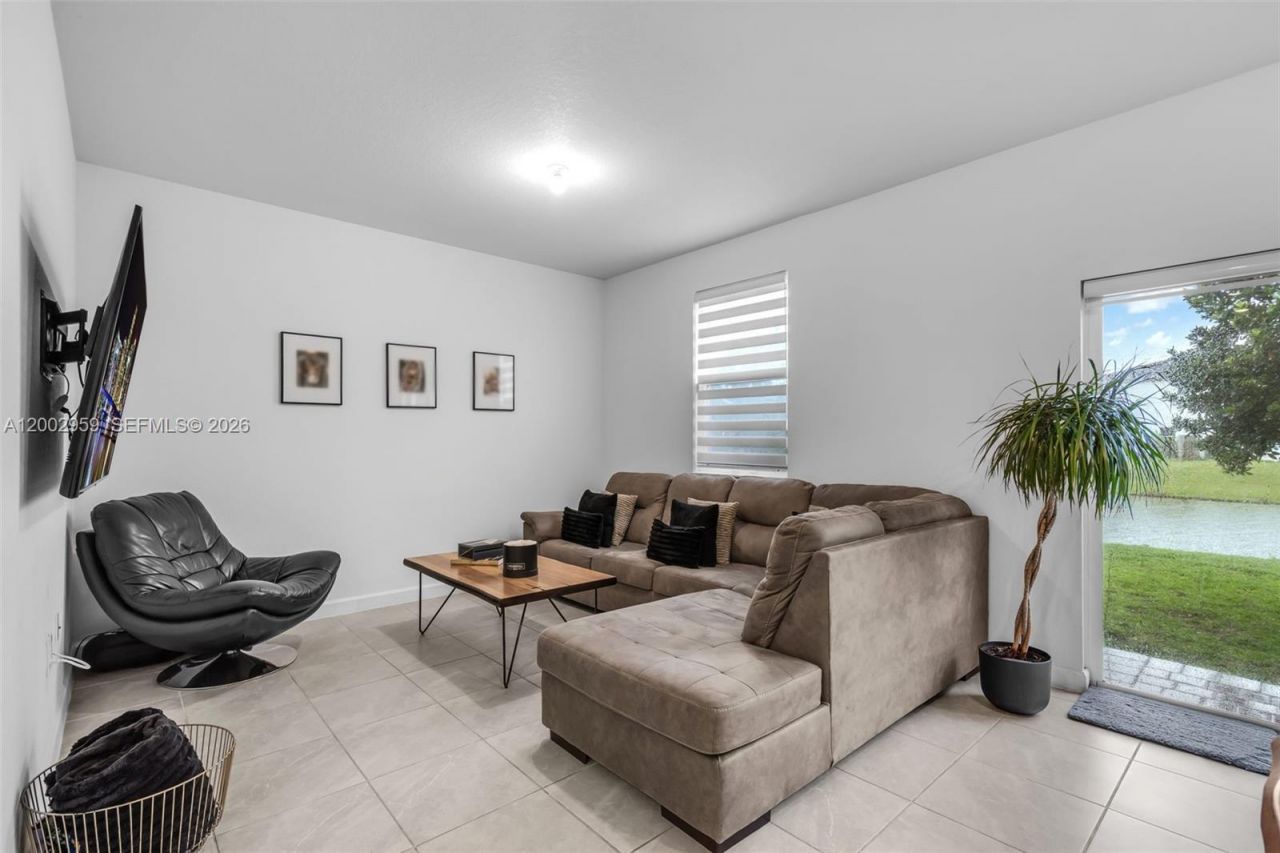 12586 NW 22nd Pl, Miami, FL 33167 Photo