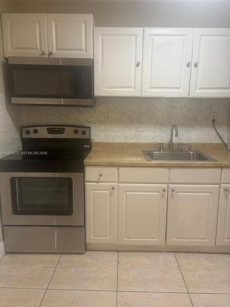 6950 W 6th Ave, Unit 511, Hialeah, FL 33014 Photo