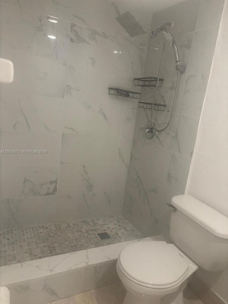 6950 W 6th Ave, Unit 511, Hialeah, FL 33014 Photo