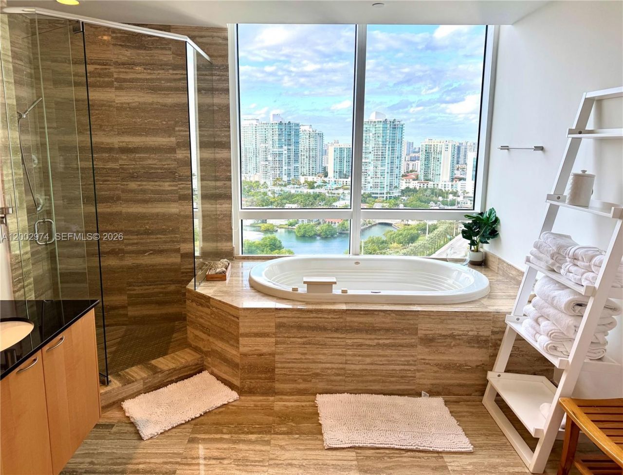 15901 Collins Ave, Unit 1804, Sunny Isles Beach, FL 33160 Photo