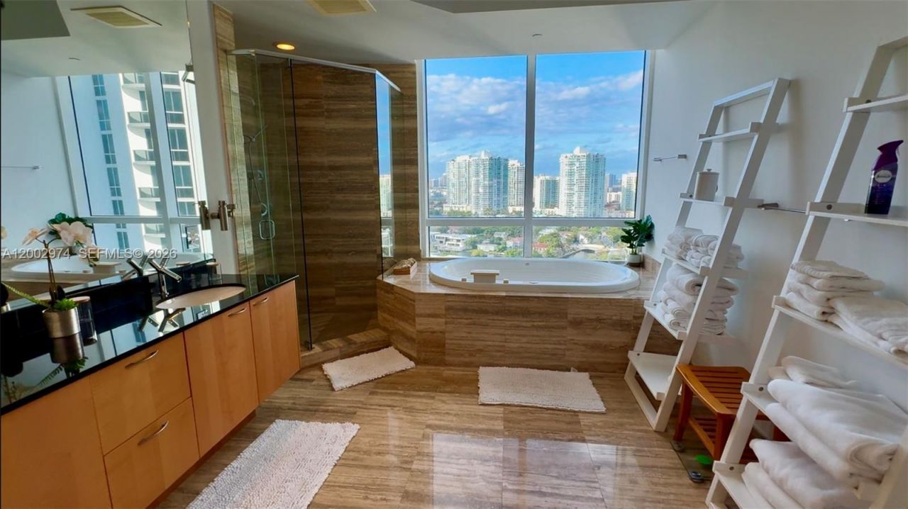 15901 Collins Ave, Unit 1804, Sunny Isles Beach, FL 33160 Photo
