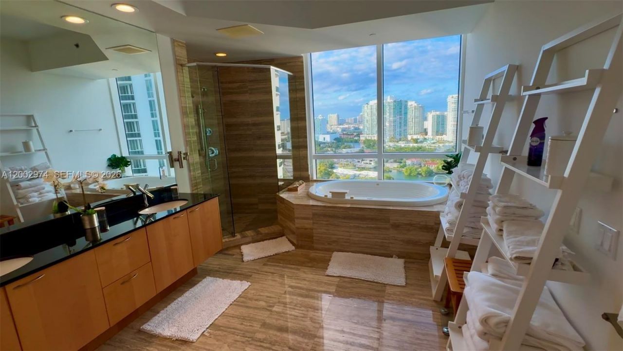 15901 Collins Ave, Unit 1804, Sunny Isles Beach, FL 33160 Photo