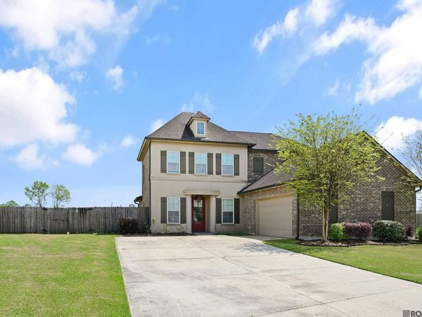 16352 Anna Belle Dr, Prairieville, LA 70737