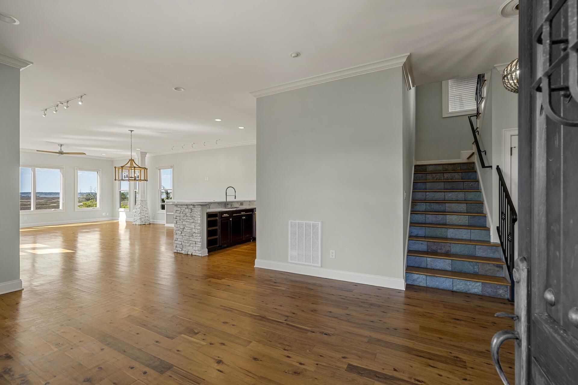 1491 Palmcrest Drive Photo 7