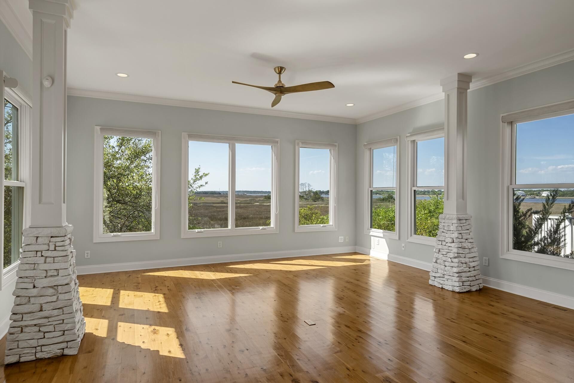 1491 Palmcrest Drive Photo 8