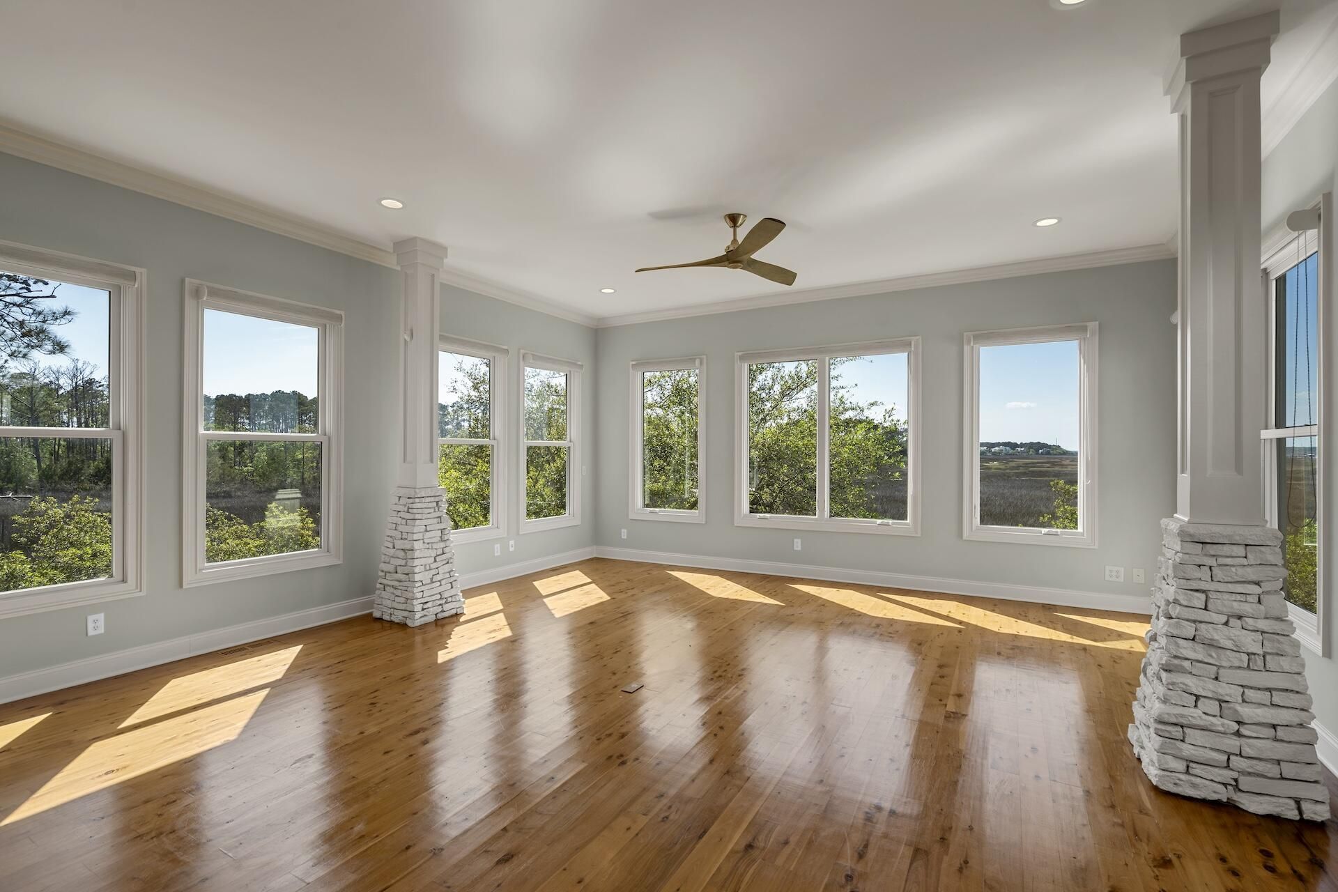 1491 Palmcrest Drive Photo 9