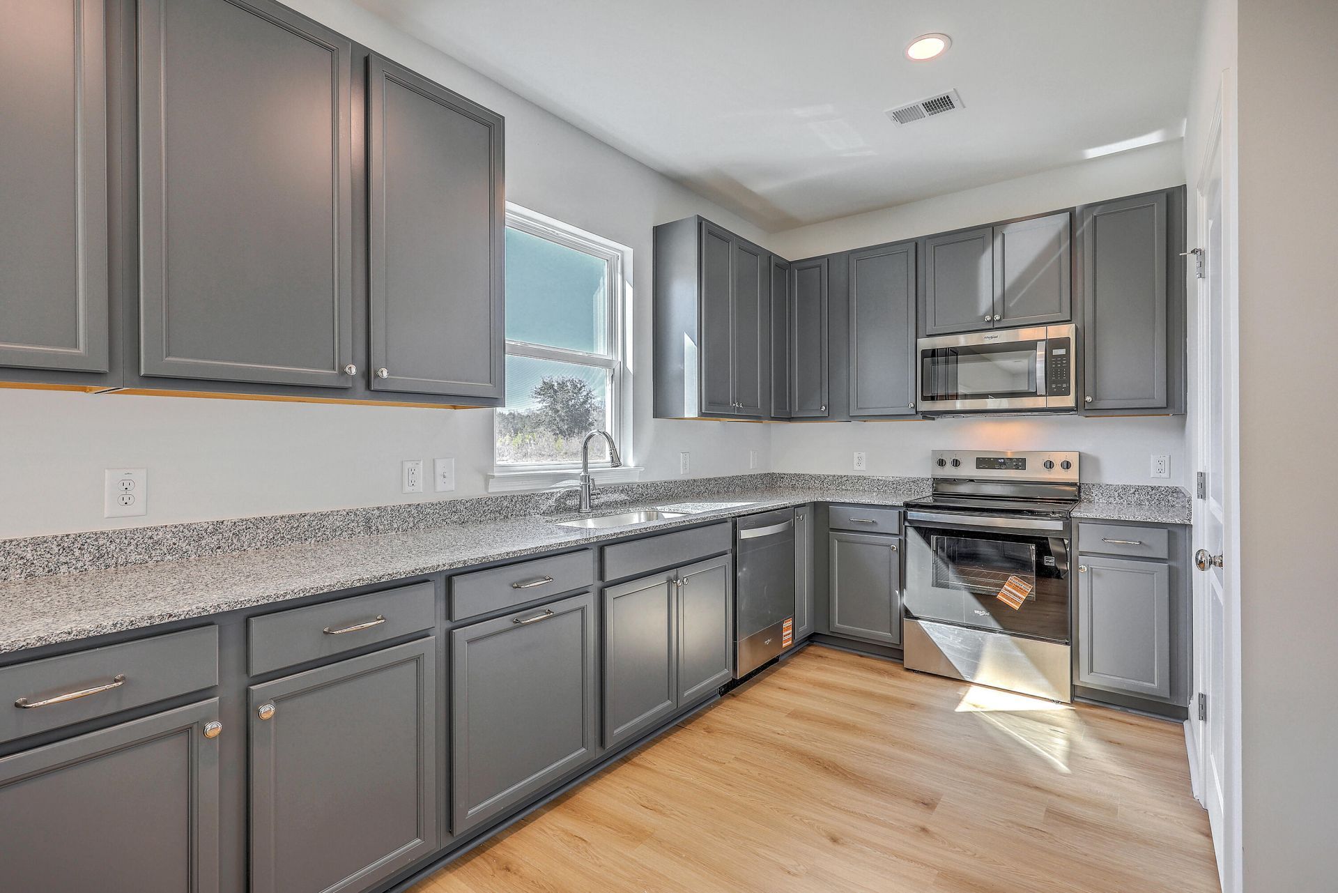 513 New Regenia Place Photo 10