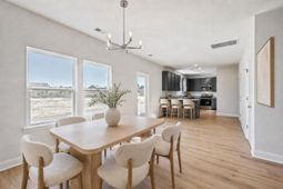513 New Regenia Place photo 4