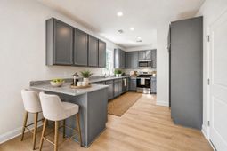 513 New Regenia Place photo 4