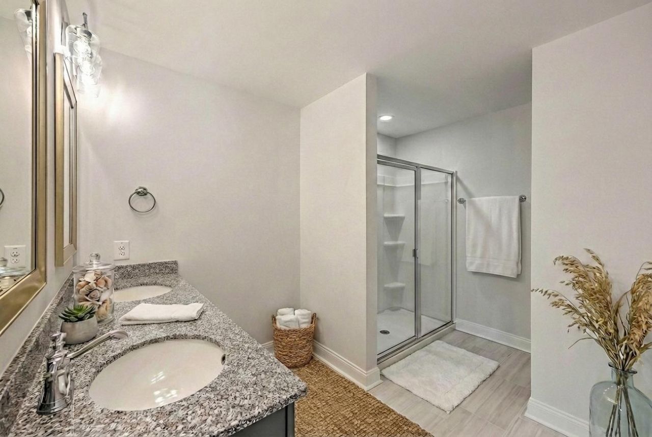 513 New Regenia Place Photo 5