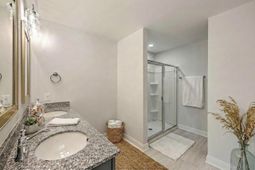 513 New Regenia Place photo 4