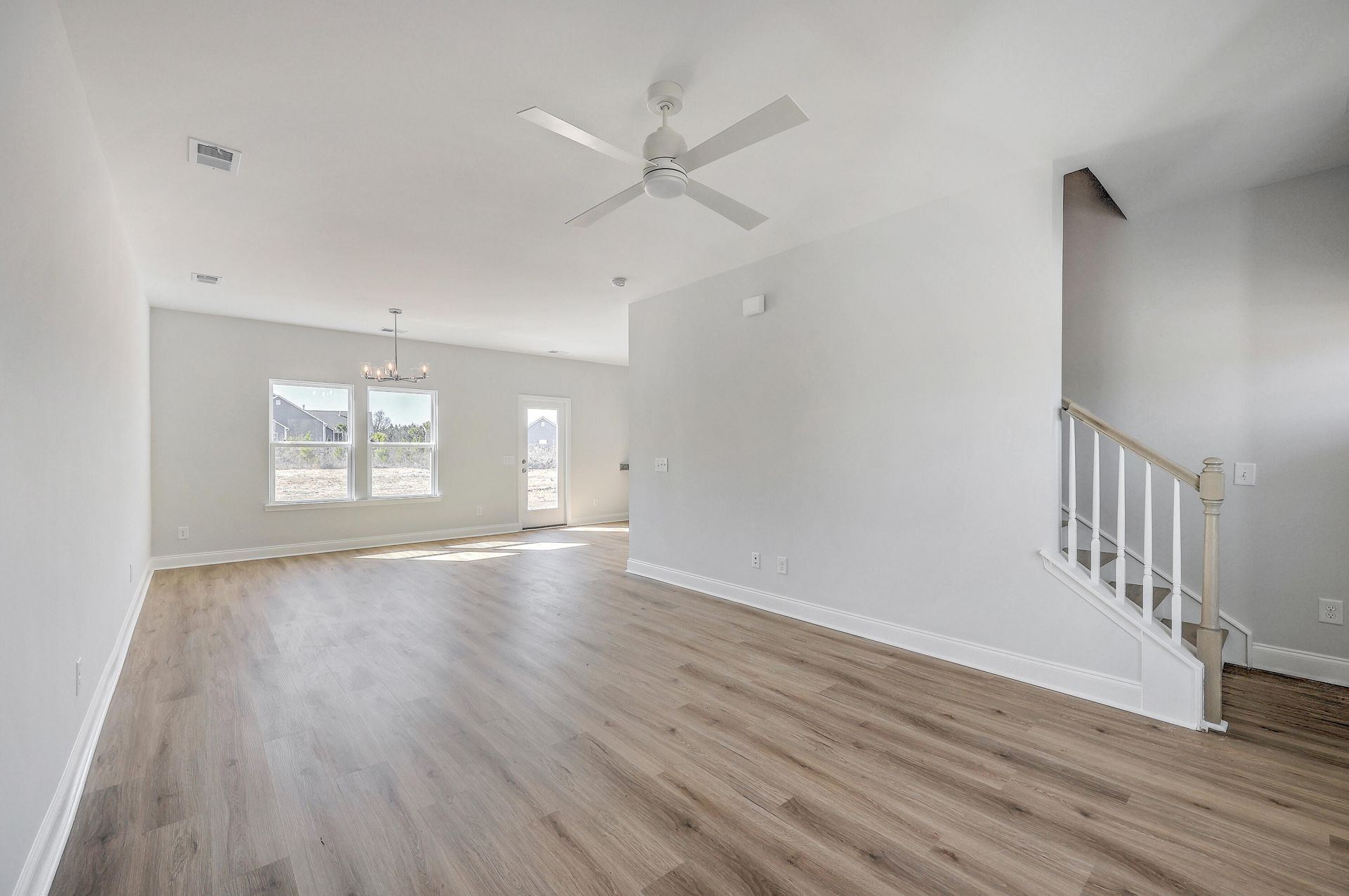 513 New Regenia Place Photo 7