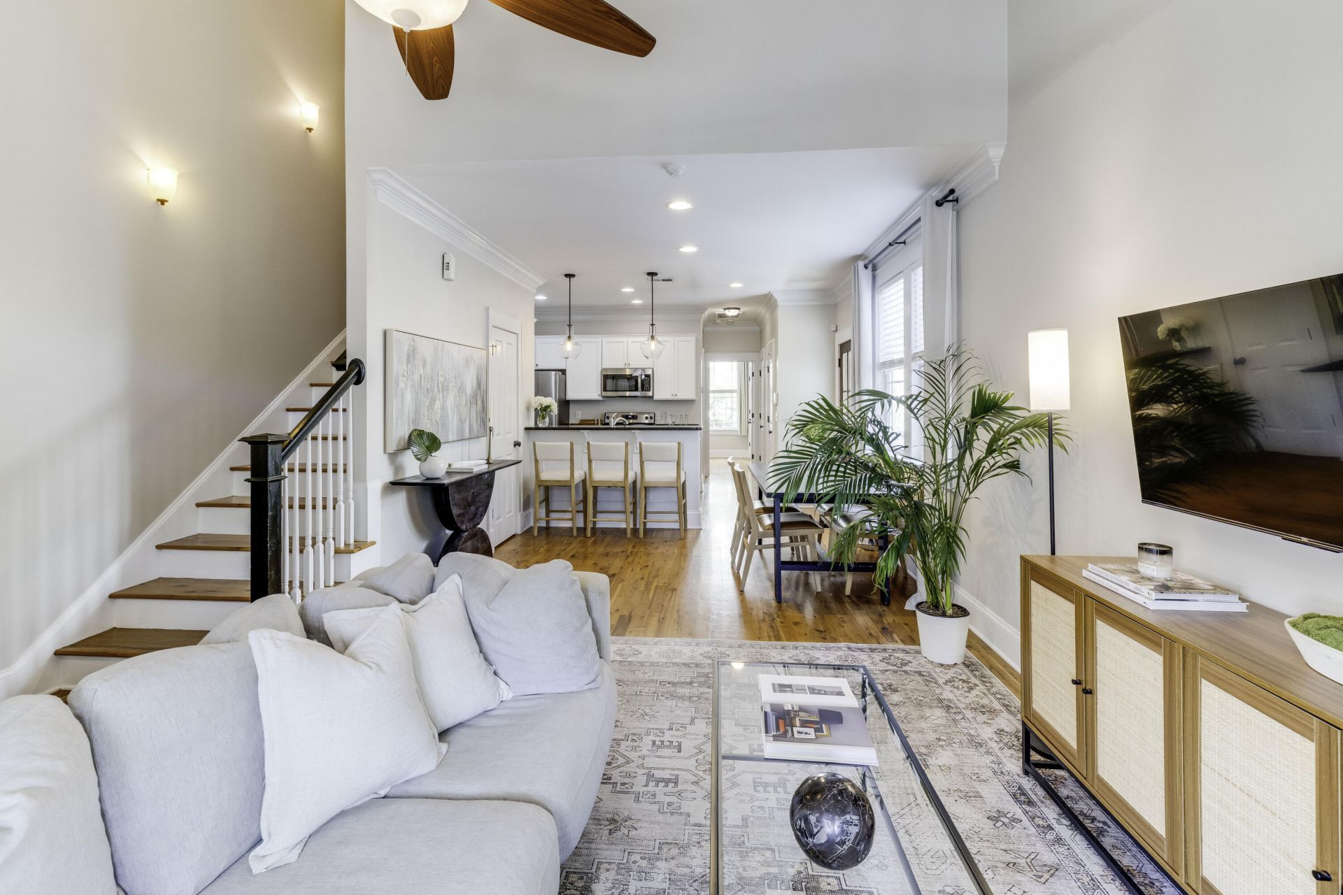 4 Senate Street Photo 10