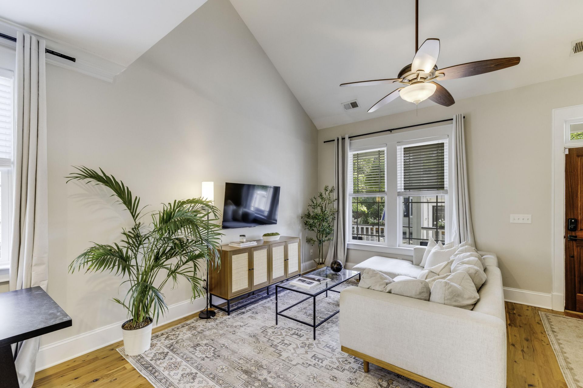 4 Senate Street Photo 11