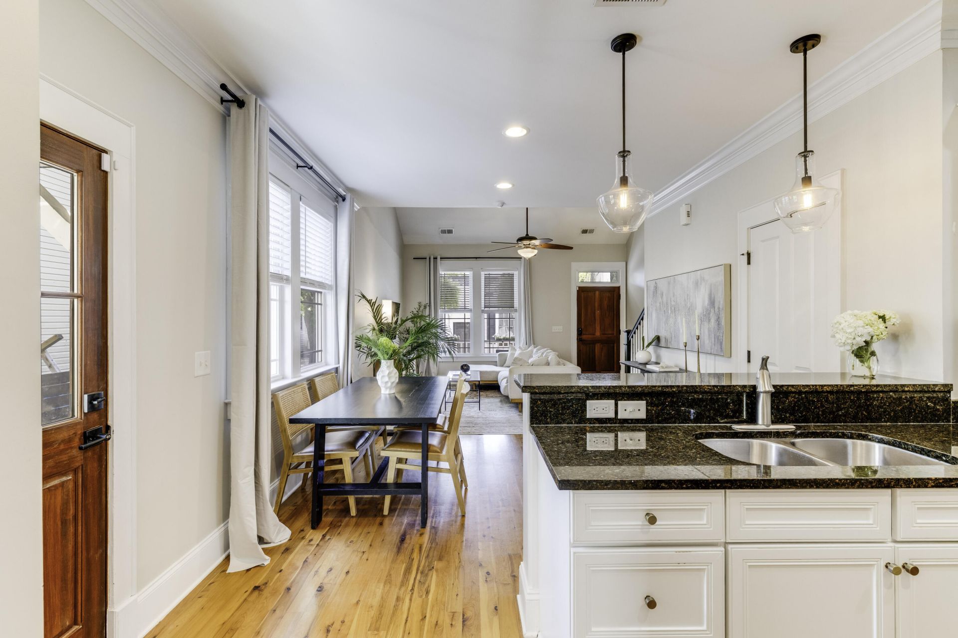 4 Senate Street Photo 16