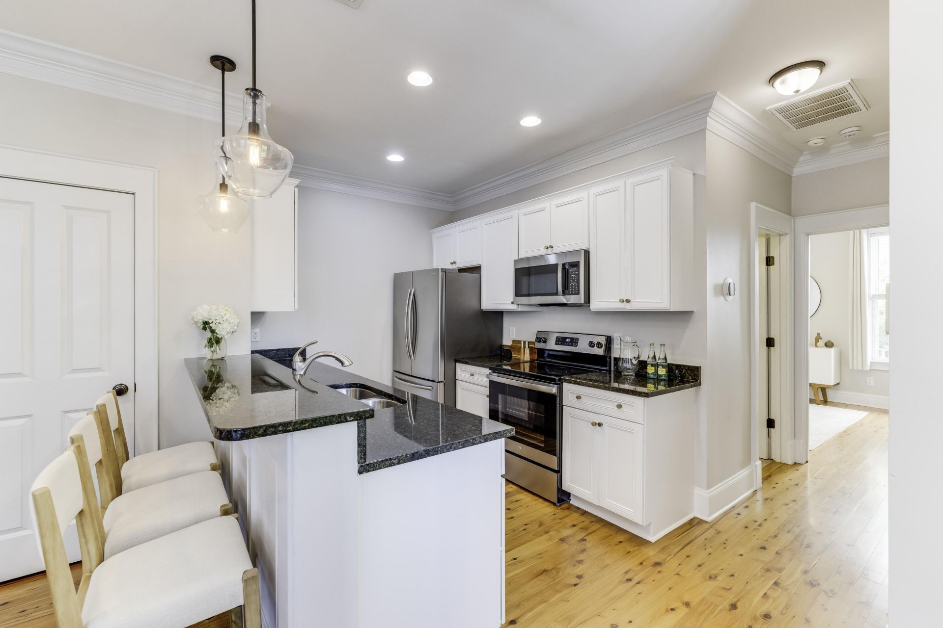 4 Senate Street Photo 18