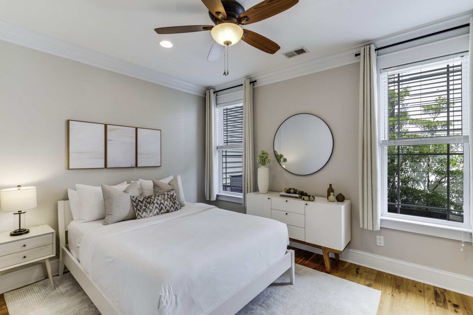 4 Senate Street Photo 25