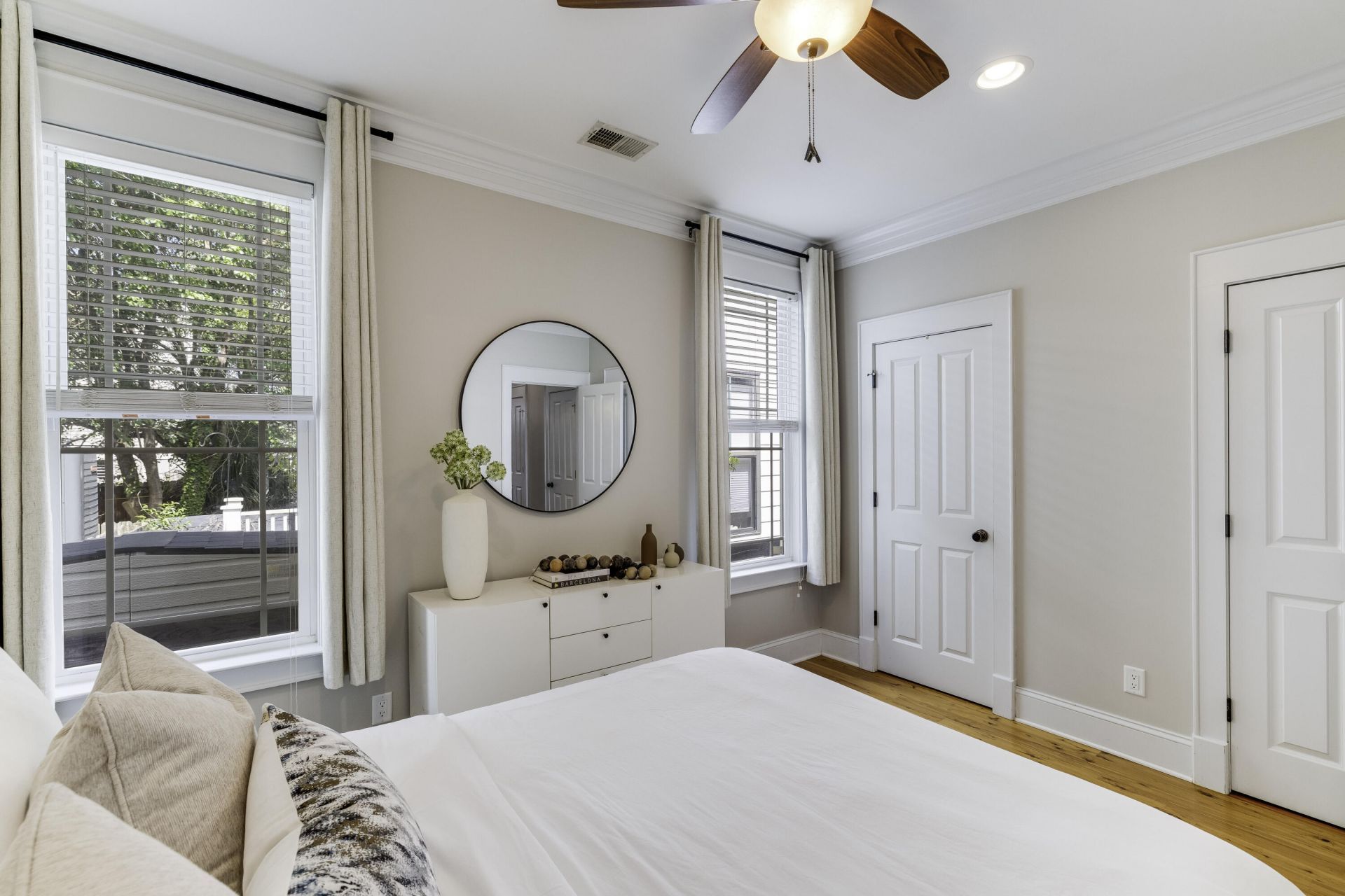 4 Senate Street Photo 26