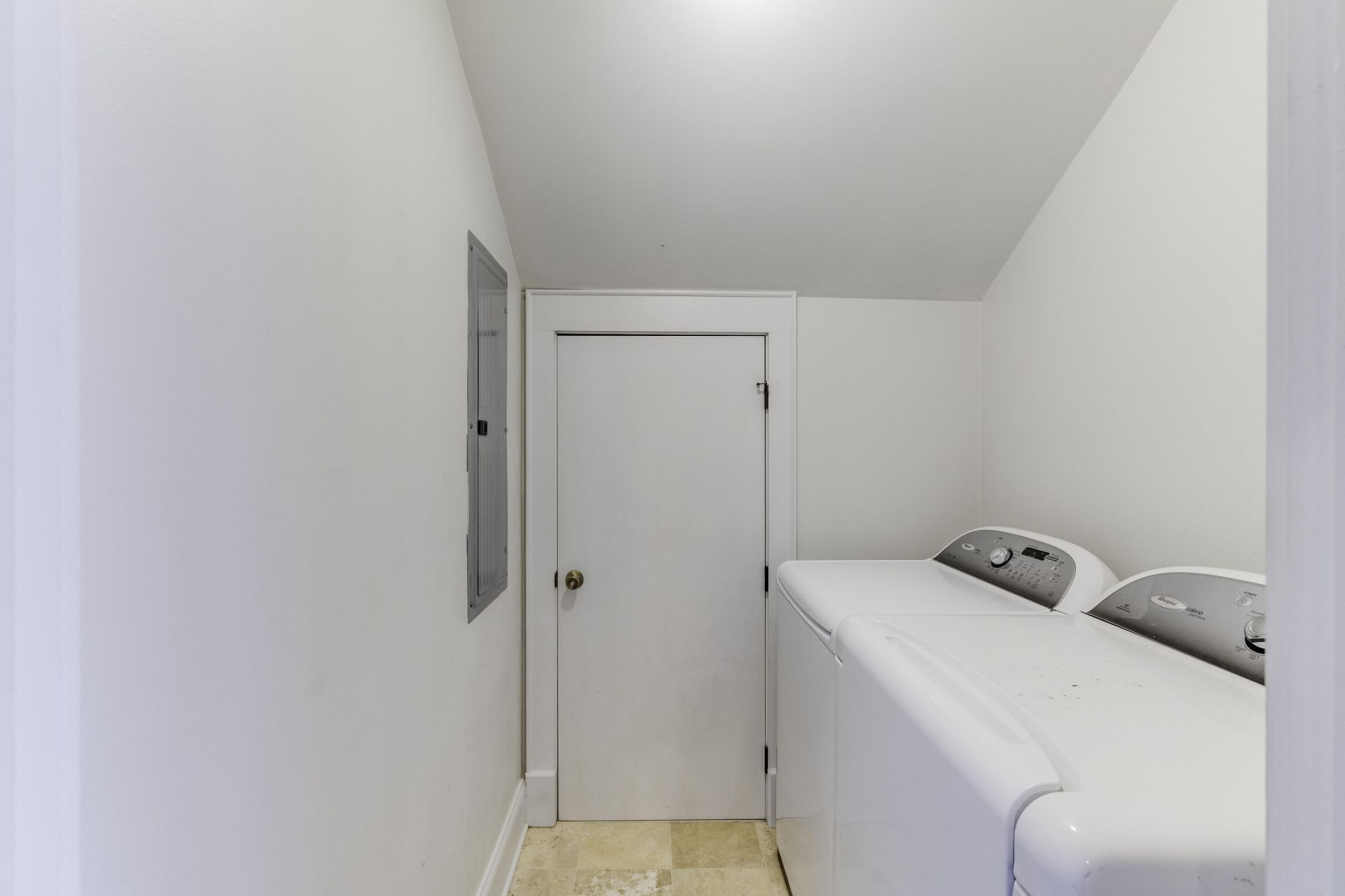 4 Senate Street Photo 28