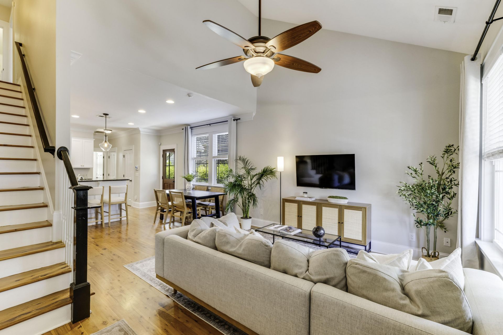 4 Senate Street Photo 9