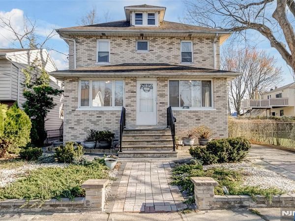 10 Hamilton Road A, TEANECK, NJ 07666